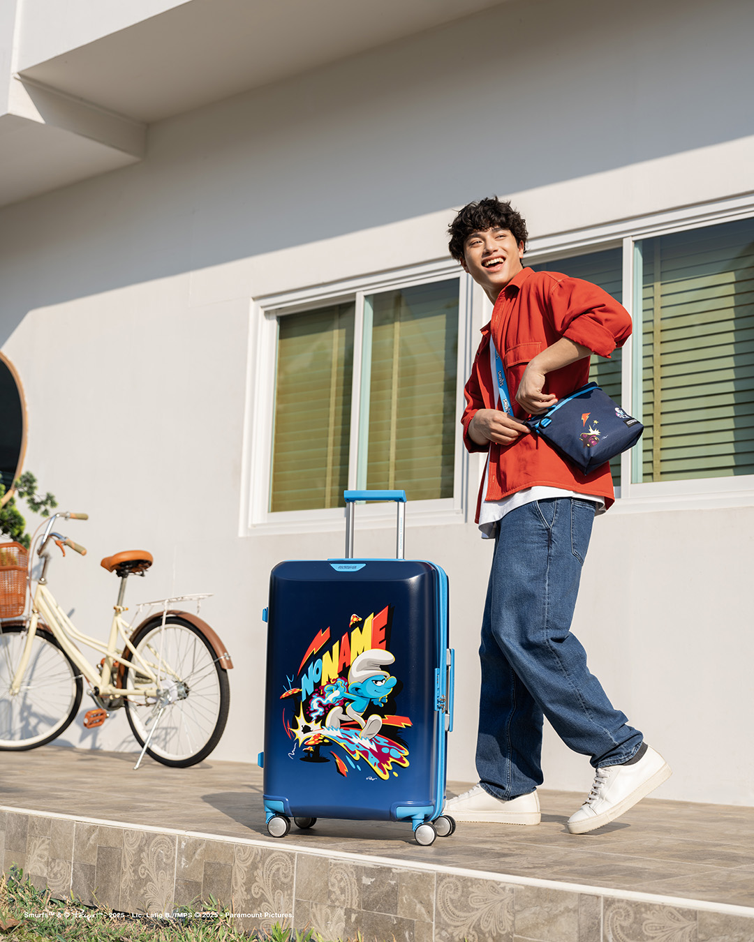 THE SMURFS SPINNER 52  lifestyle | American Tourister