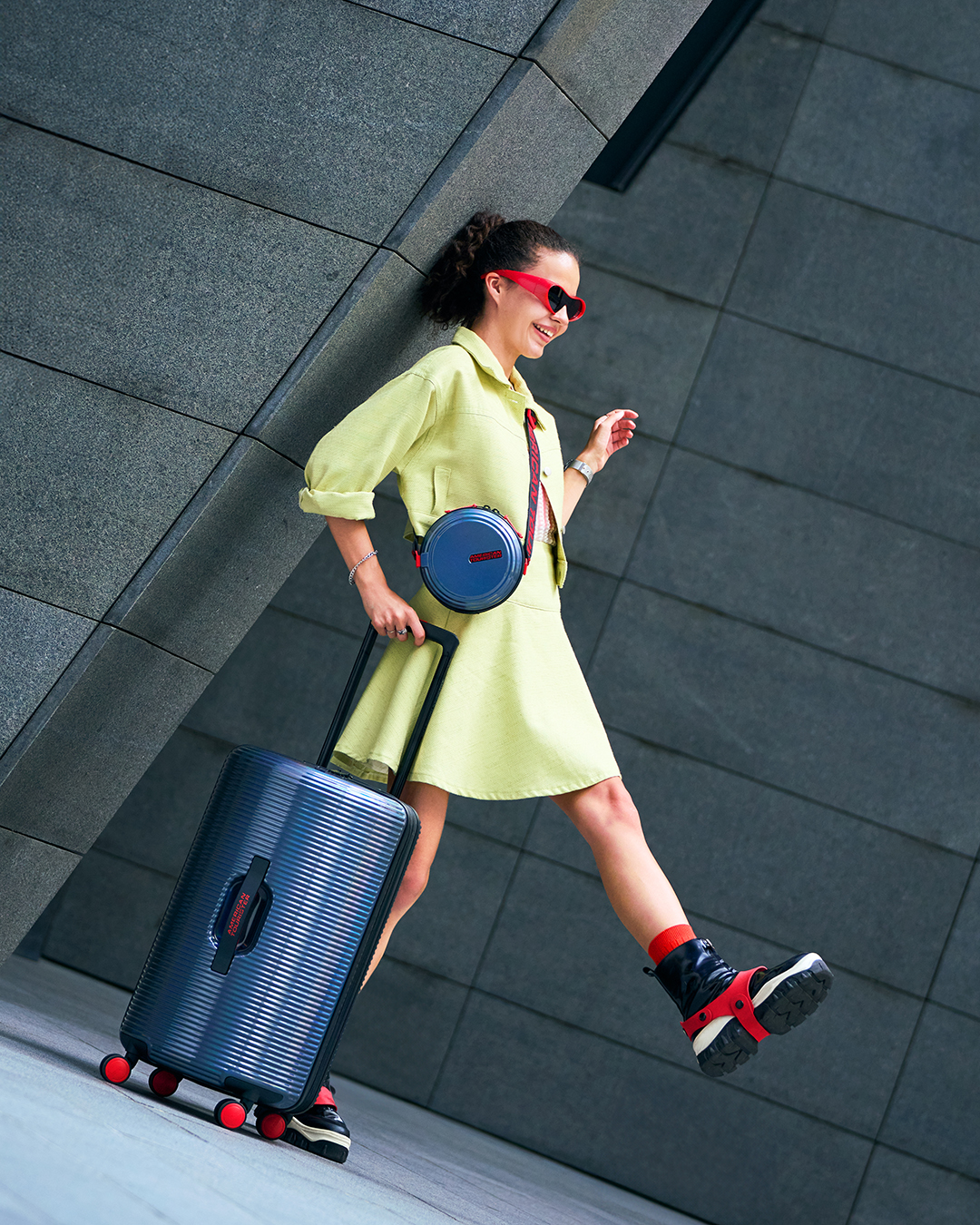 ROLLIO กระเป๋าสะพายข้าง  lifestyle | American Tourister