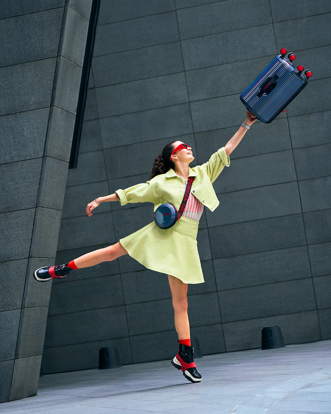 ROLLIO กระเป๋าสะพายข้าง  lifestyle | American Tourister