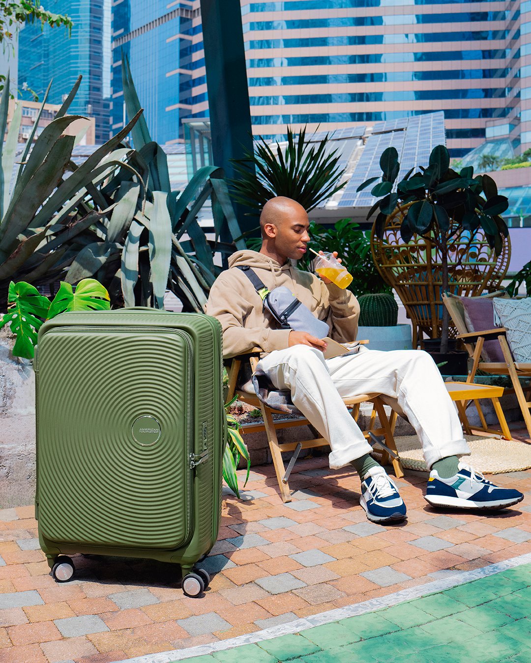 CURIO BOOK OPEN SPINNER 68/25 EXP TSA BO  lifestyle | American Tourister